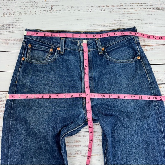 Levi’s Men’s 34 x 35 Button Fly 501 Straight Leg Jeans worked in distressed - Picture 8 of 15